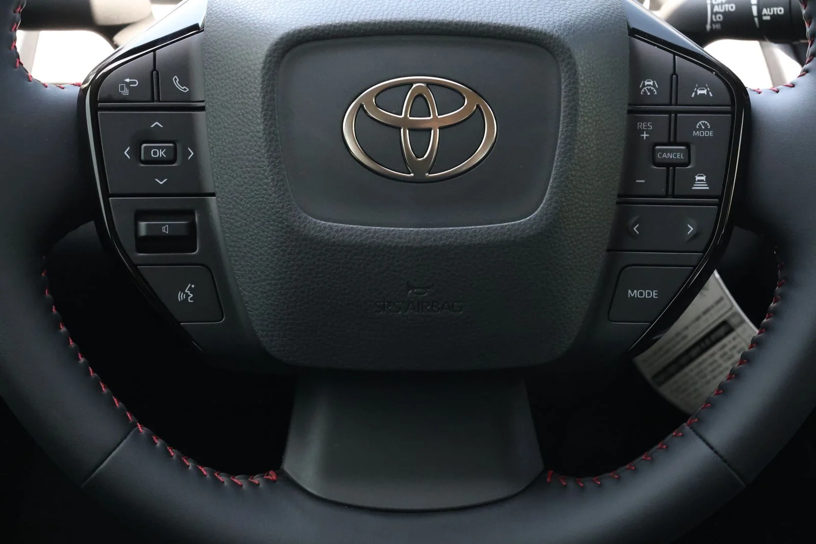 2026 Toyota Prius Plug-in Hybrid XSE - Photo 17