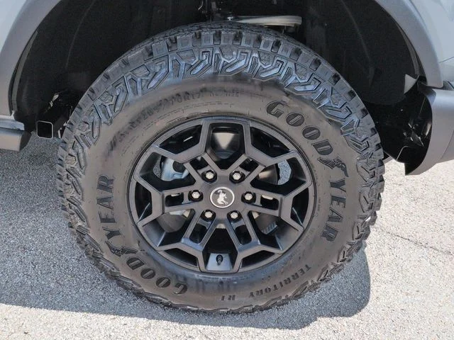 New 2026 Avalanche Gray Ford Badlands® image 11