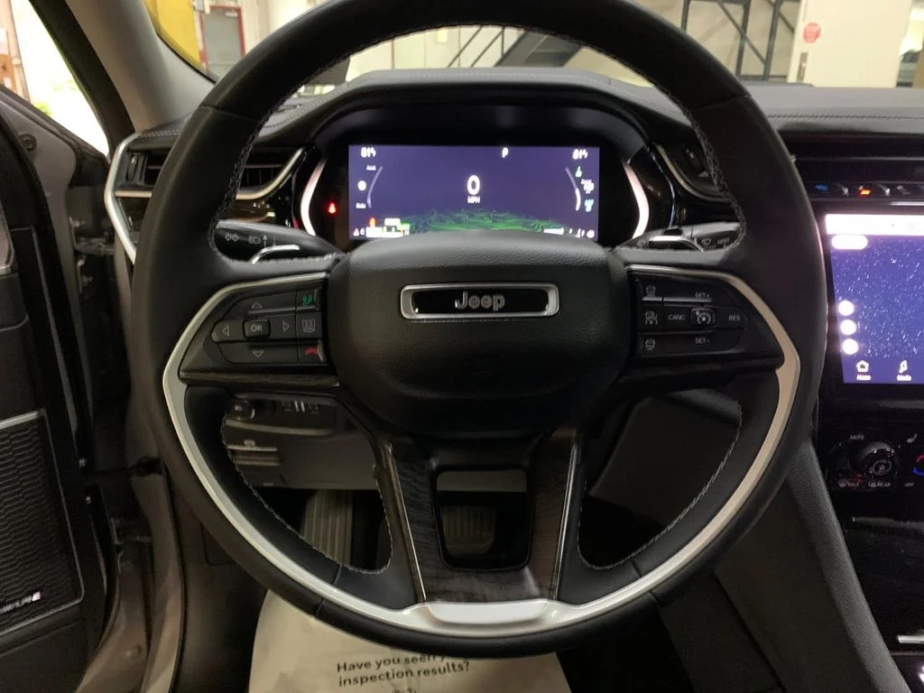 Used 2022 Silver Jeep 4xe image 27