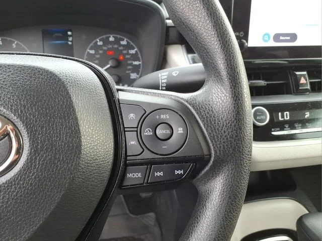 Used 2023  Toyota LE image 23
