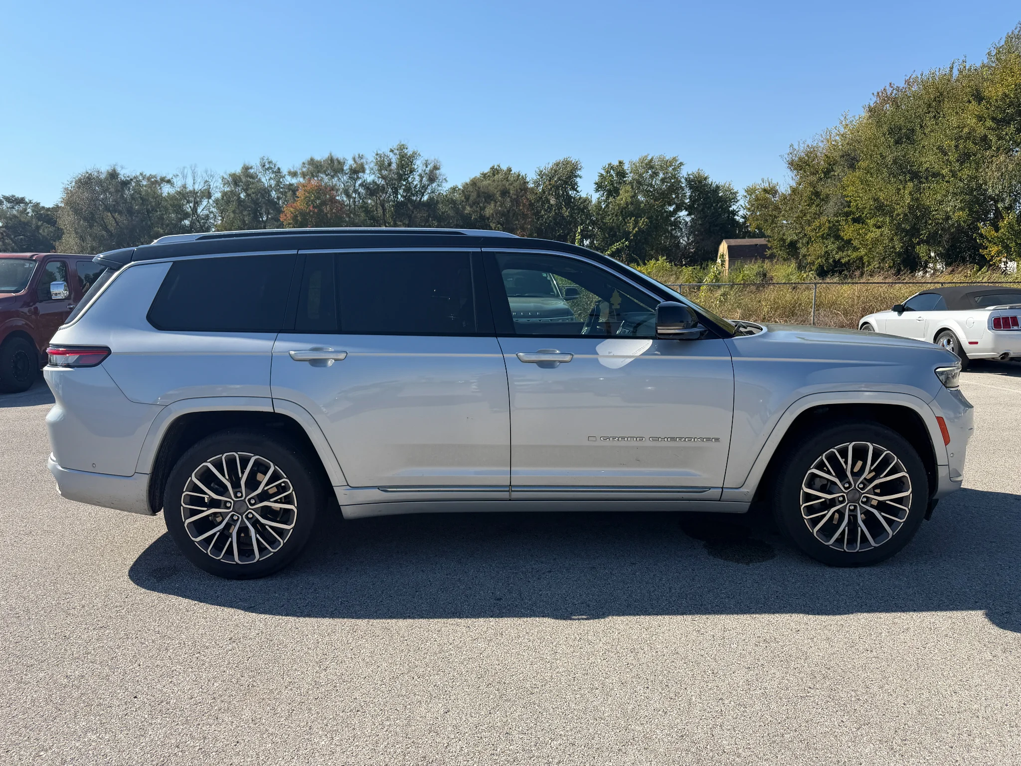 Used 2021 Silver Zynith Jeep Summit Reserve image 13