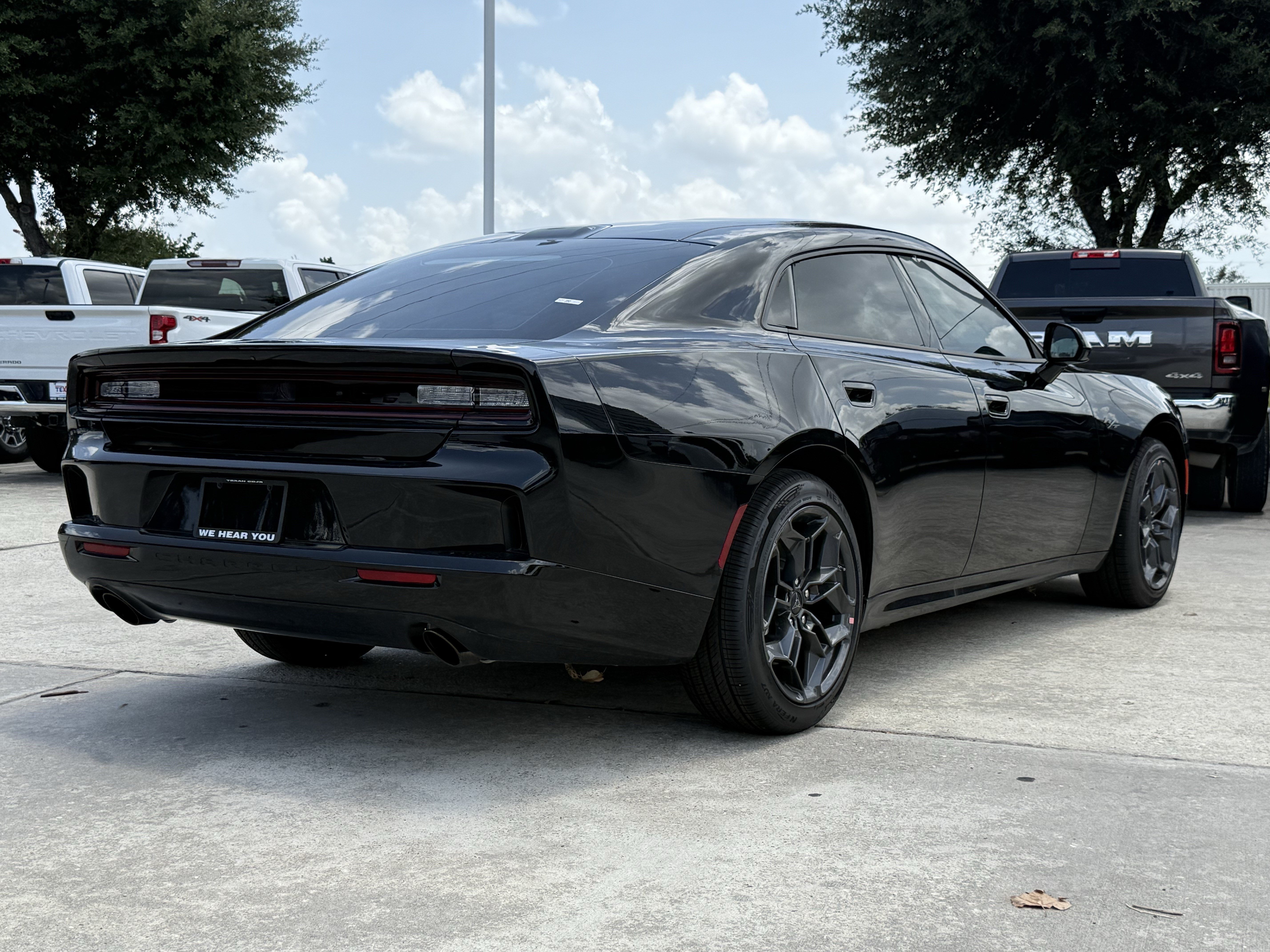 New 2026 Diamond Black Crystal Pearlcoat Dodge R/T image 4