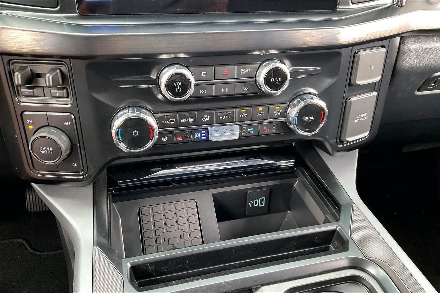 Used 2026 Carbonized Gray Metallic Ford LARIAT image 31
