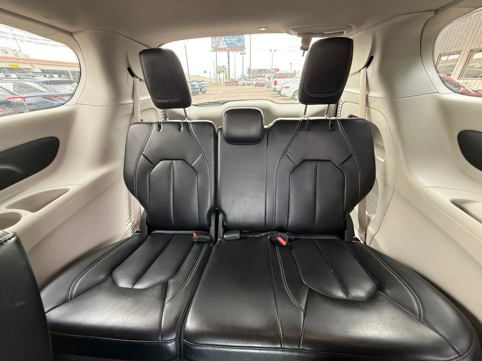 Used 2023 Black Chrysler Touring L image 13