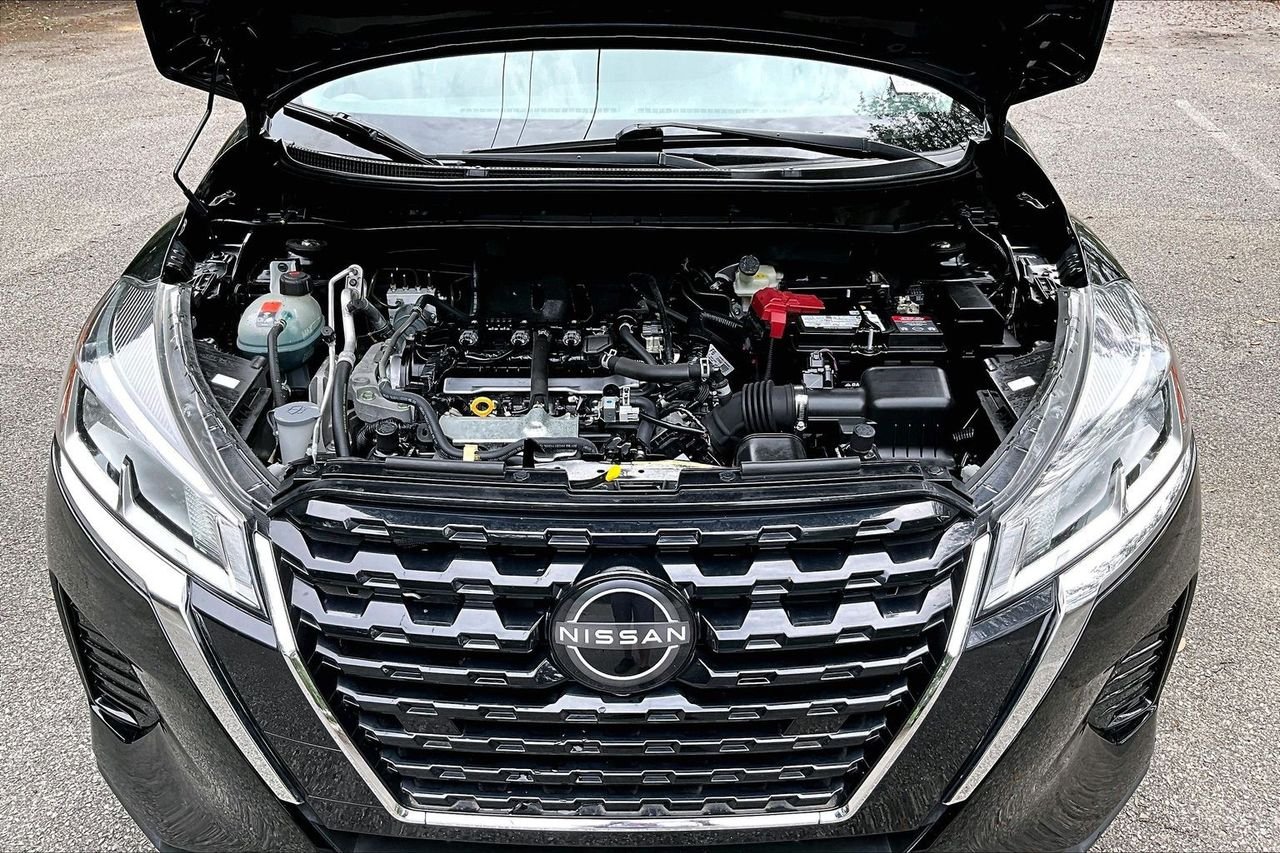 Used 2022 Black Nissan S image 30