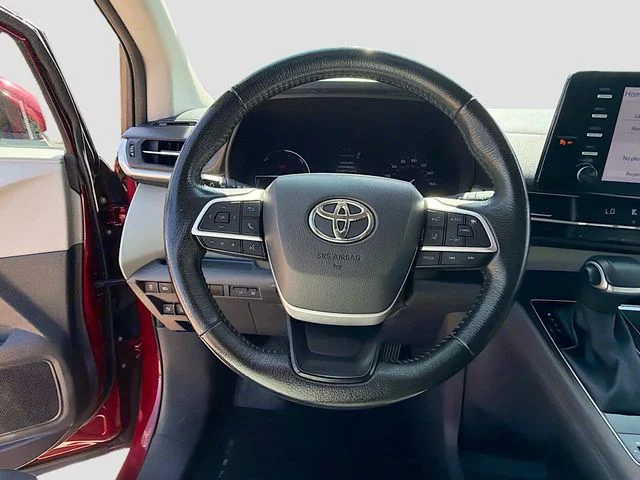 Used 2022 Red Toyota XLE image 11