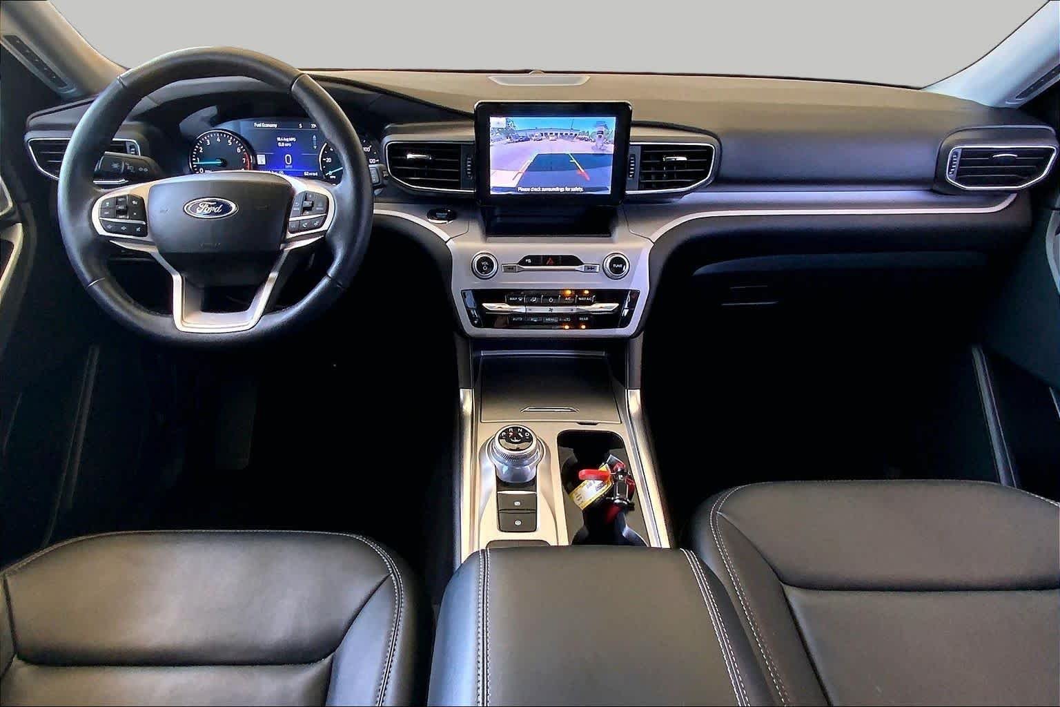 Used 2023 Star White Metallic Tri-Coat Ford XLT image 16