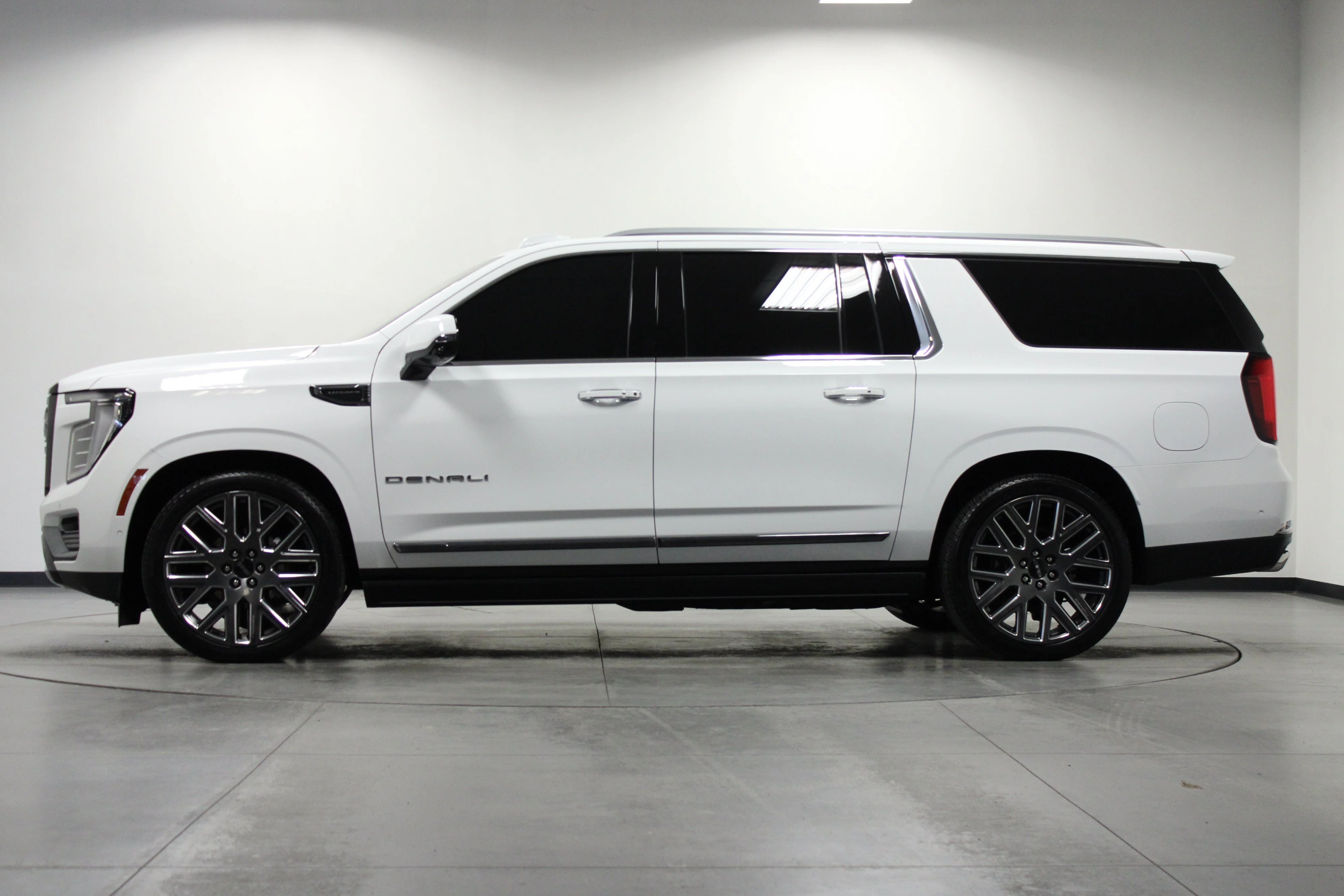Used 2026 Summit White GMC Denali Ultimate image 7