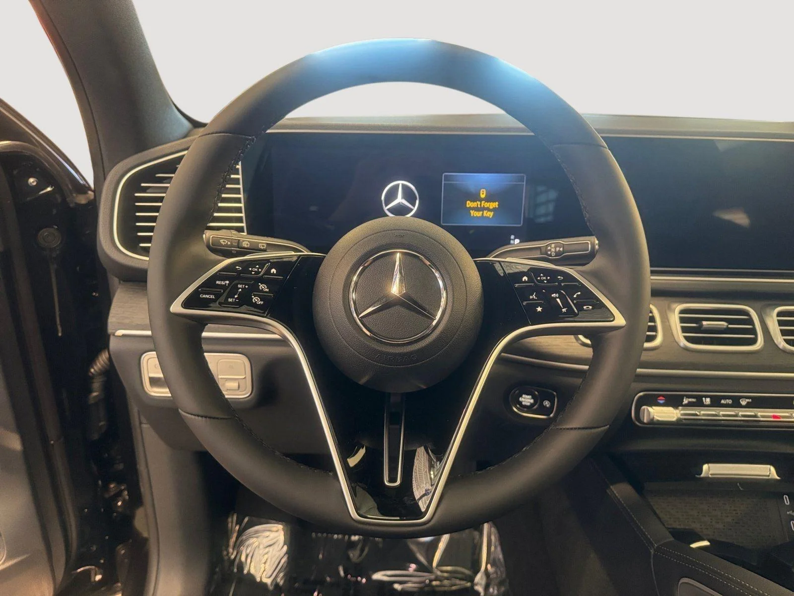 New 2026 Obsidian Black Metallic Mercedes-Benz GLE 350 image 17