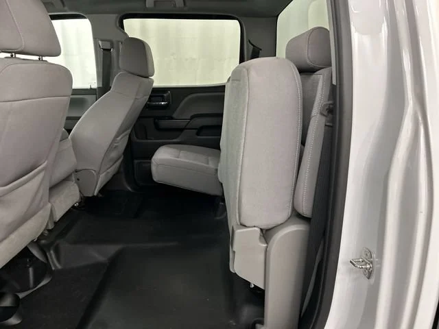 Used 2018 SUMMIT WHITE Chevrolet Custom image 19