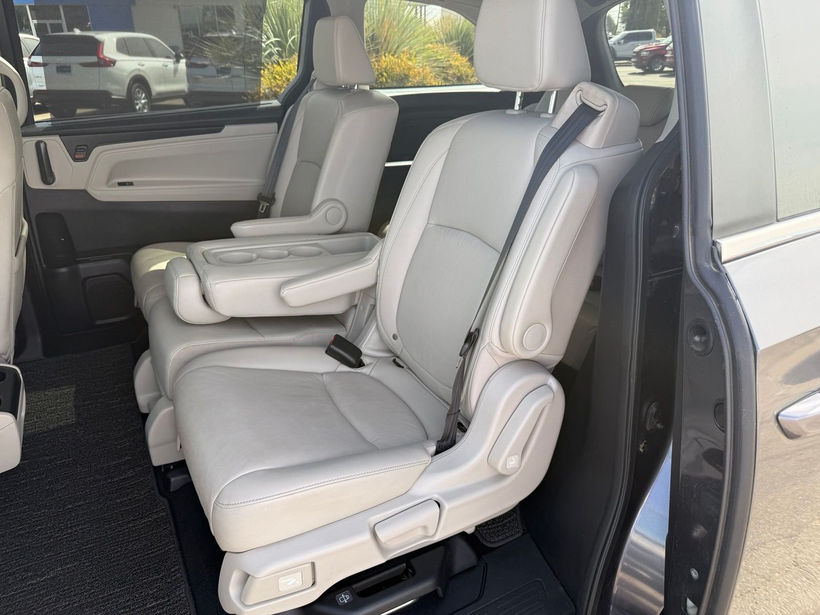 Used 2025 Solar Silver Metallic Honda EX-L image 36