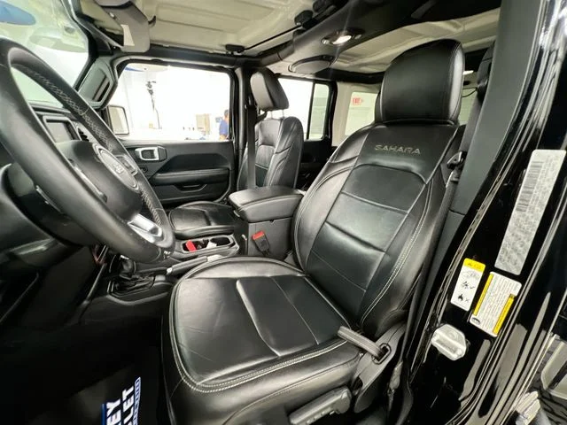 Used 2018 Black Jeep Unlimited Sahara image 9