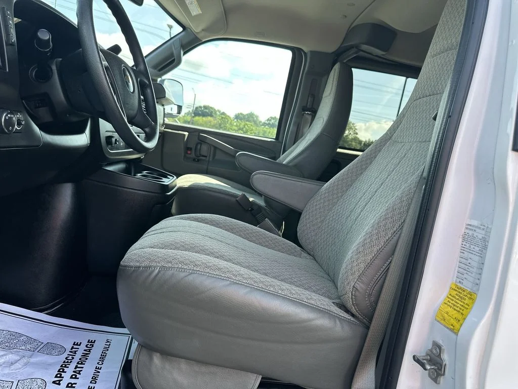 Used 2023 White Chevrolet LT image 17