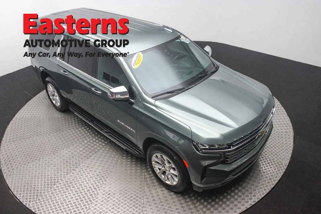 Used 2023 Green Chevrolet Premier image 3