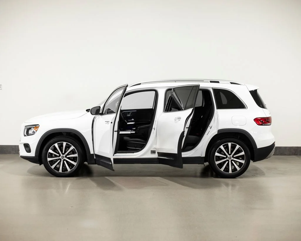 Certified Used 2023 White Mercedes-Benz GLB 250 image 3