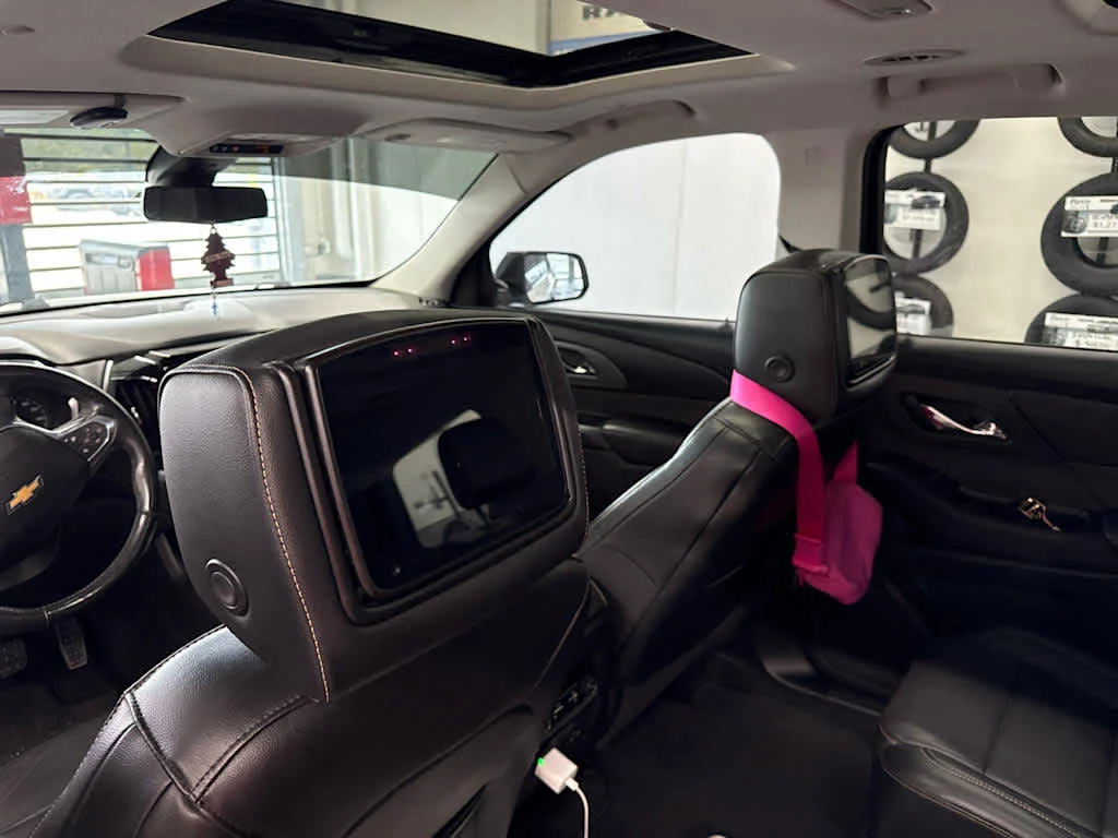 Used 2018 Summit White Chevrolet Premier image 12