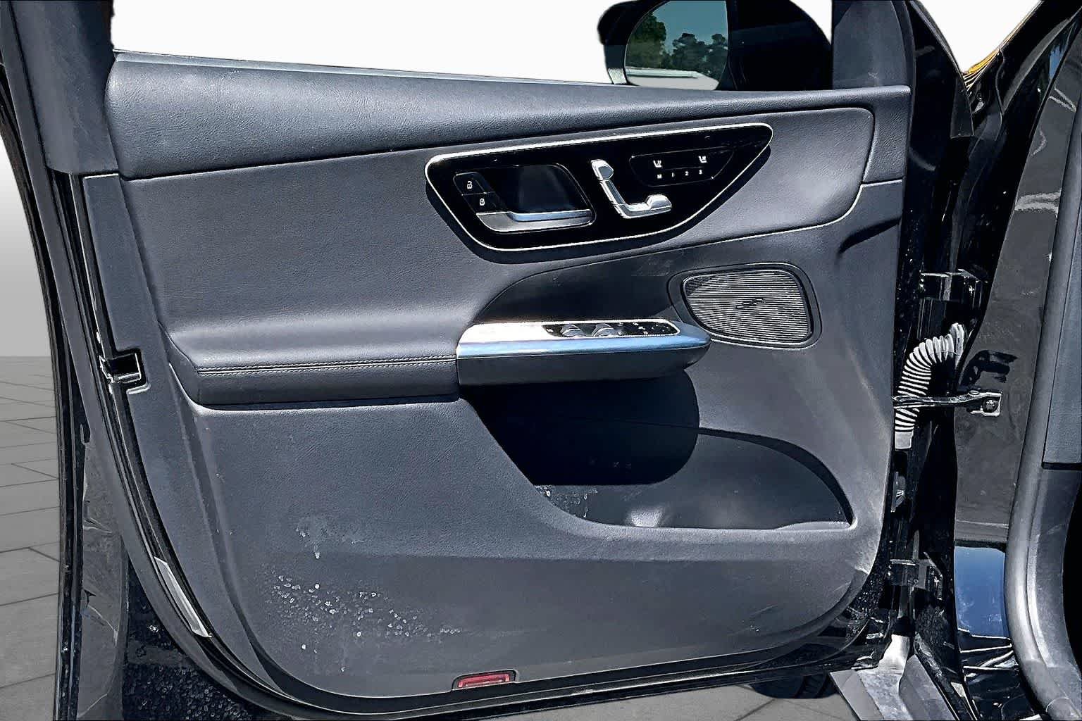 Used 2025 Black Mercedes-Benz GLC 300 image 22
