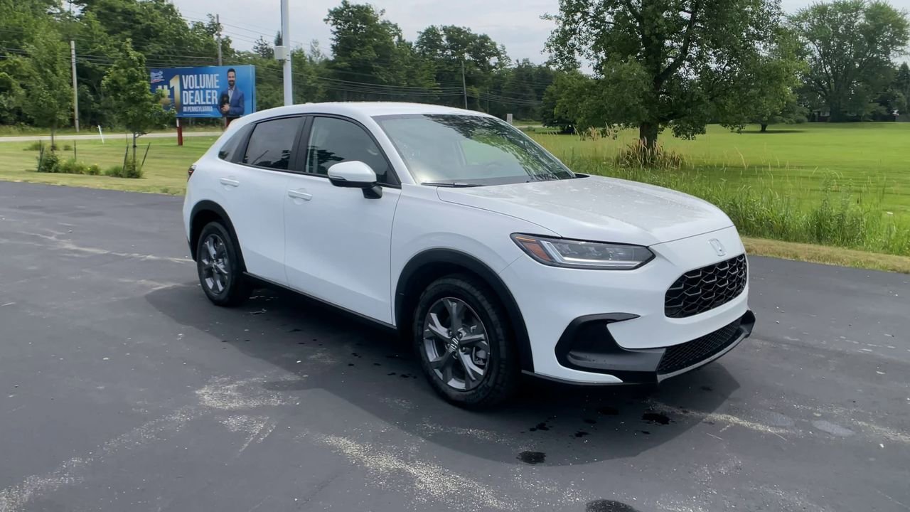 2026 Honda HR-V LX photo 2