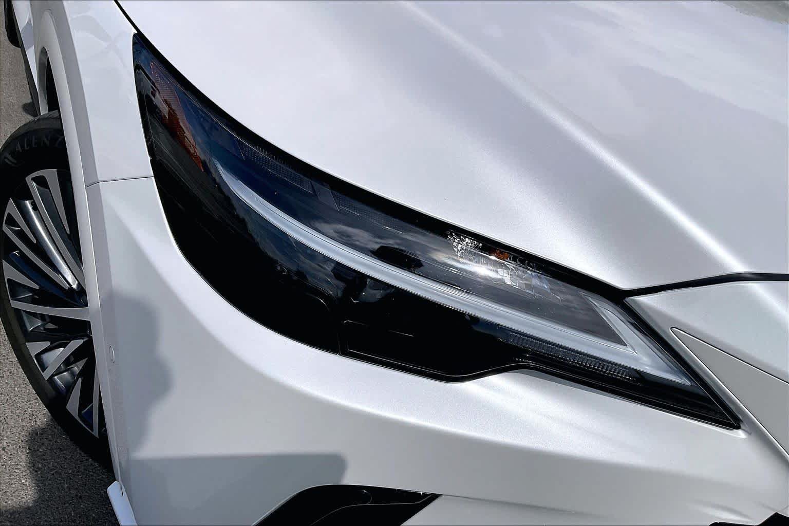Used 2025 Eminent White Pearl Lexus Premium Plus image 28