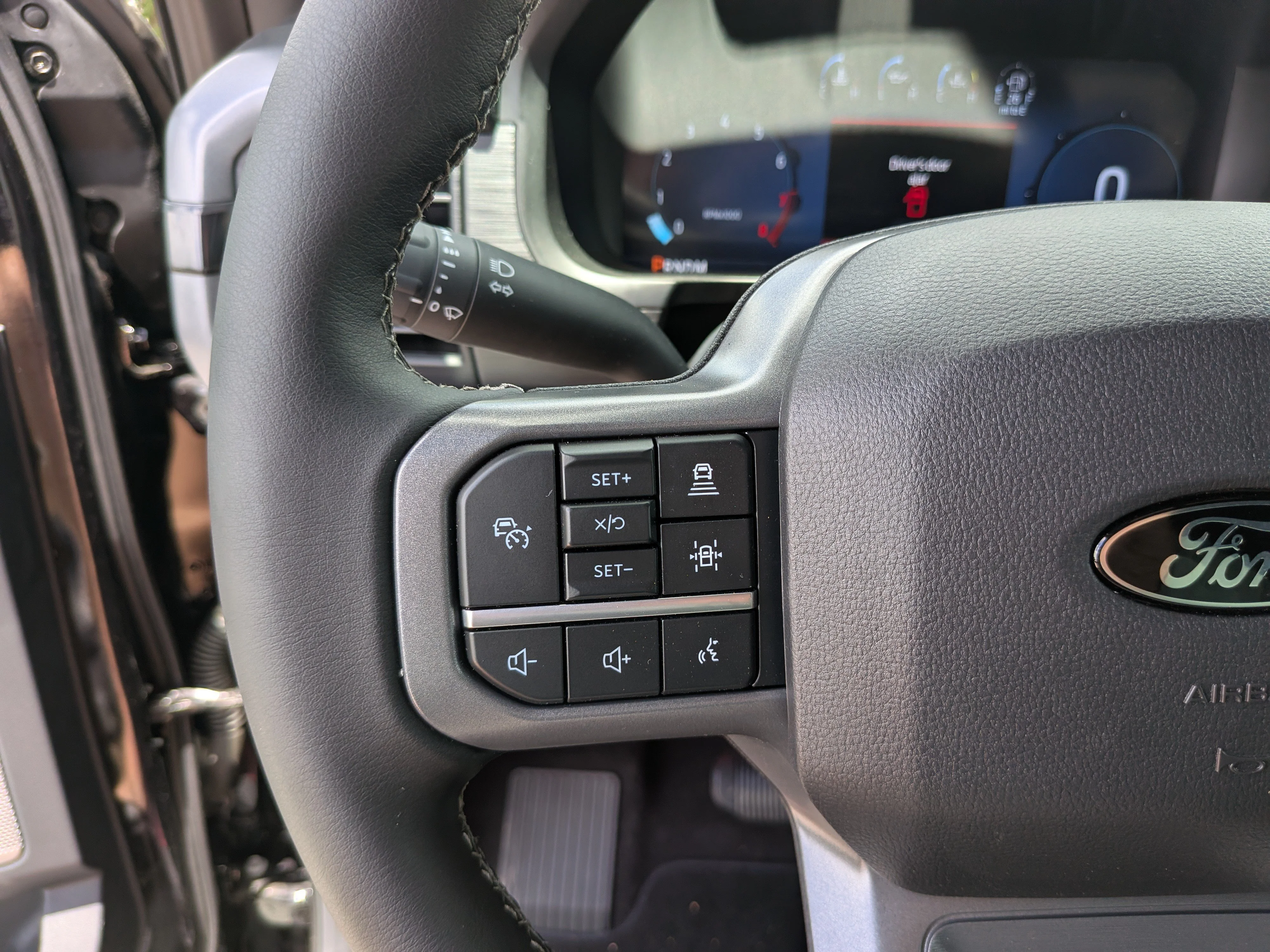 New 2026 Agate Black Metallic Ford XLT image 31