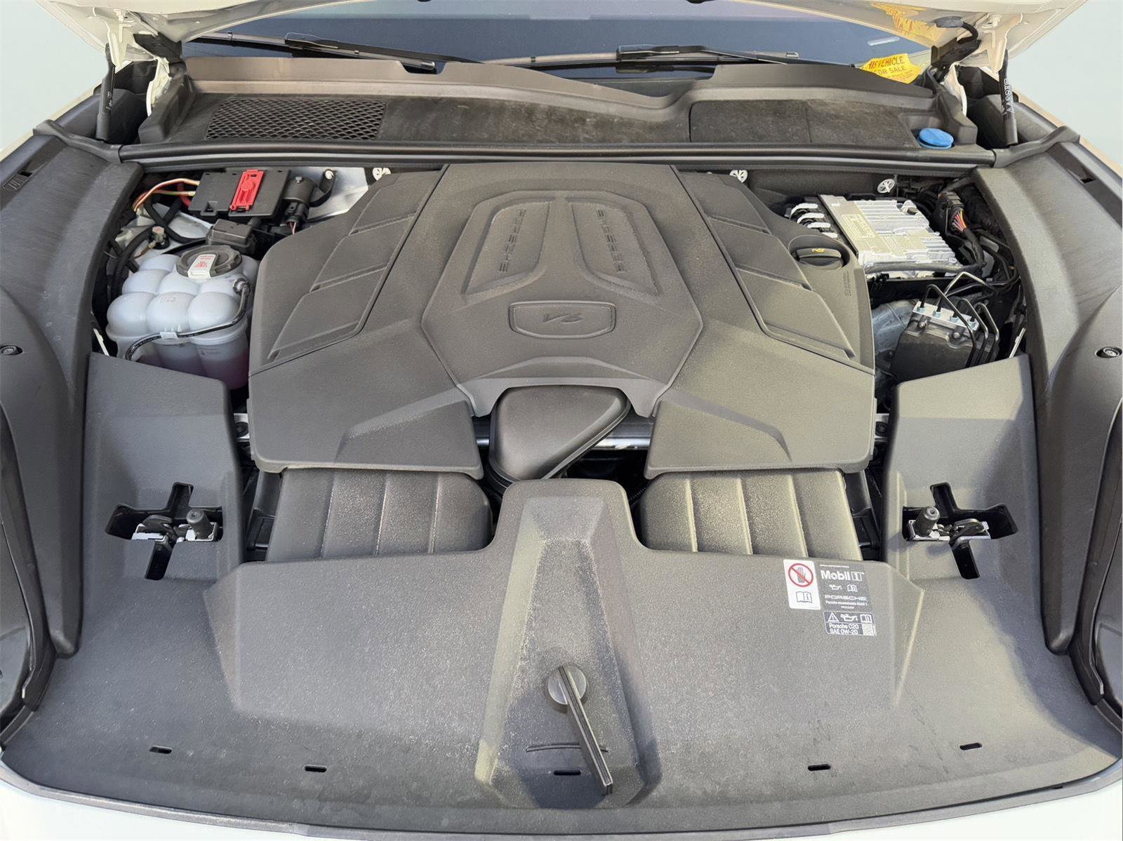 Used 2025 White Porsche  image 60