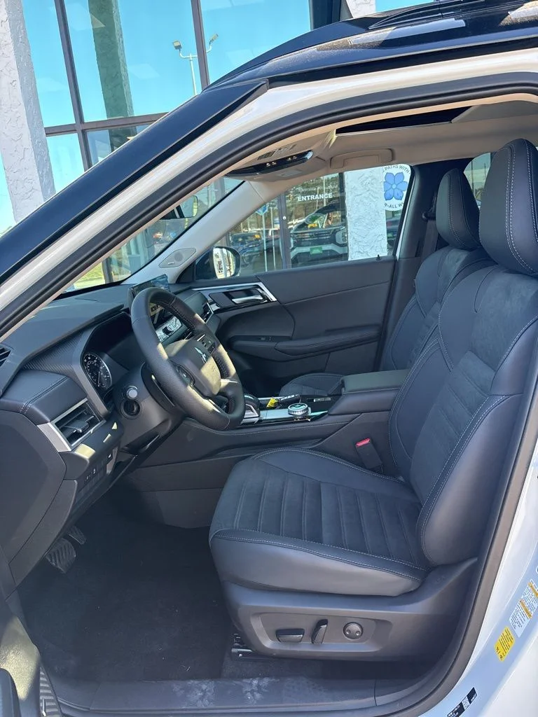 New 2026 White Mitsubishi Trail Edition image 11