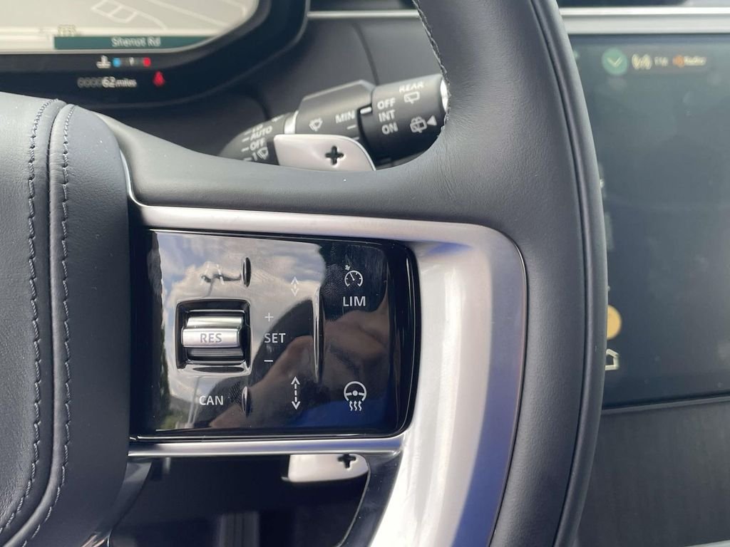 New 2026 Carpathian Grey Land Rover SE image 37