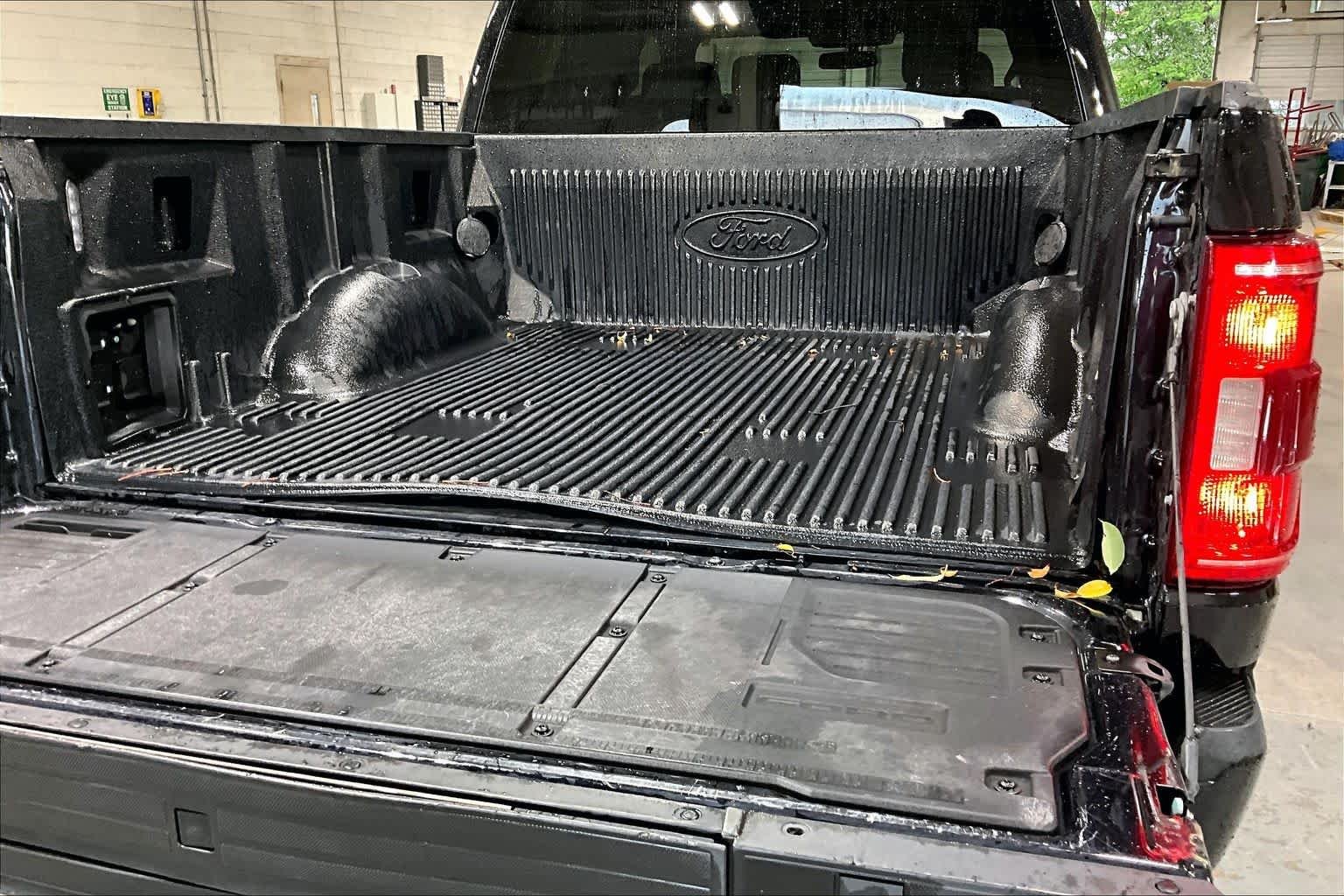 Used 2021 Agate Black Ford XLT image 32