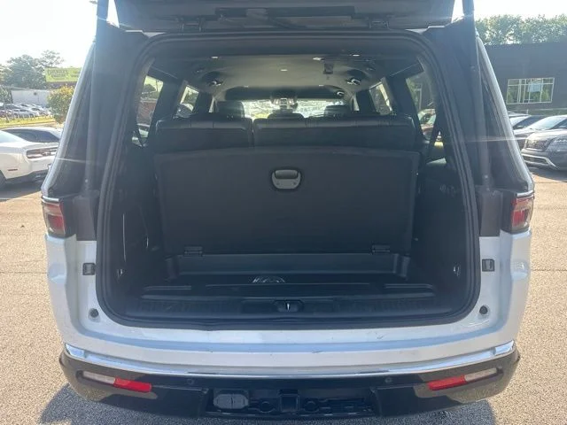 Used 2024 White Jeep Series II image 12