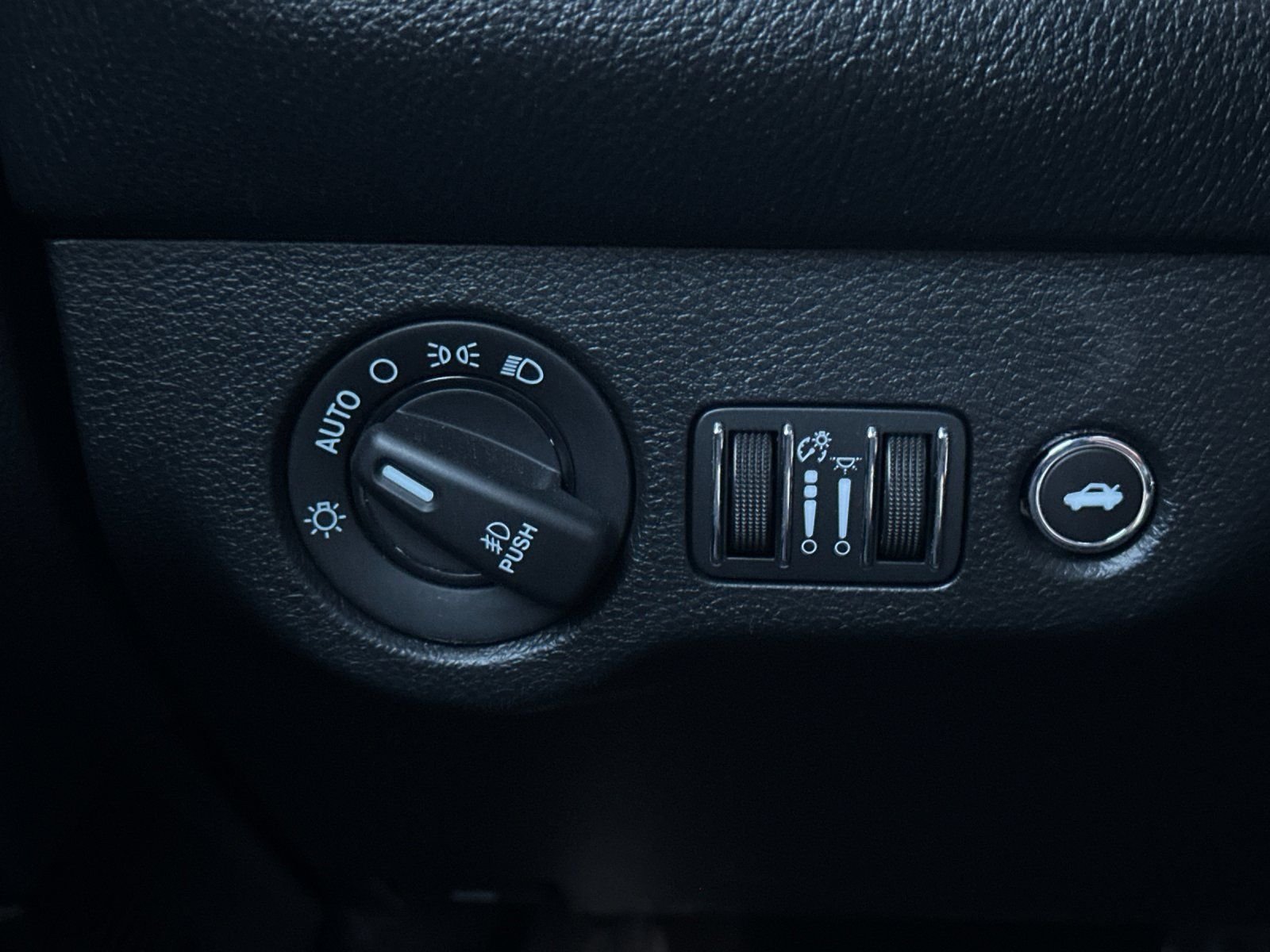 Used 2016 Torred Clearcoat Dodge SRT 392 image 24