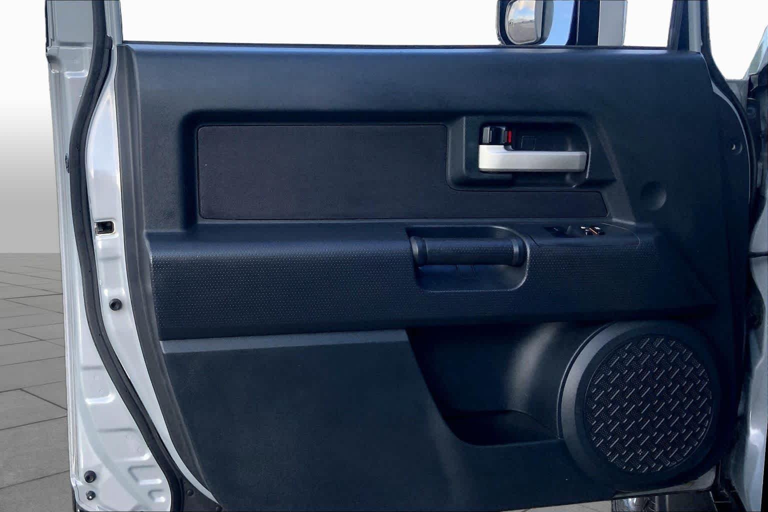 Used 2014 Cement Toyota  image 21