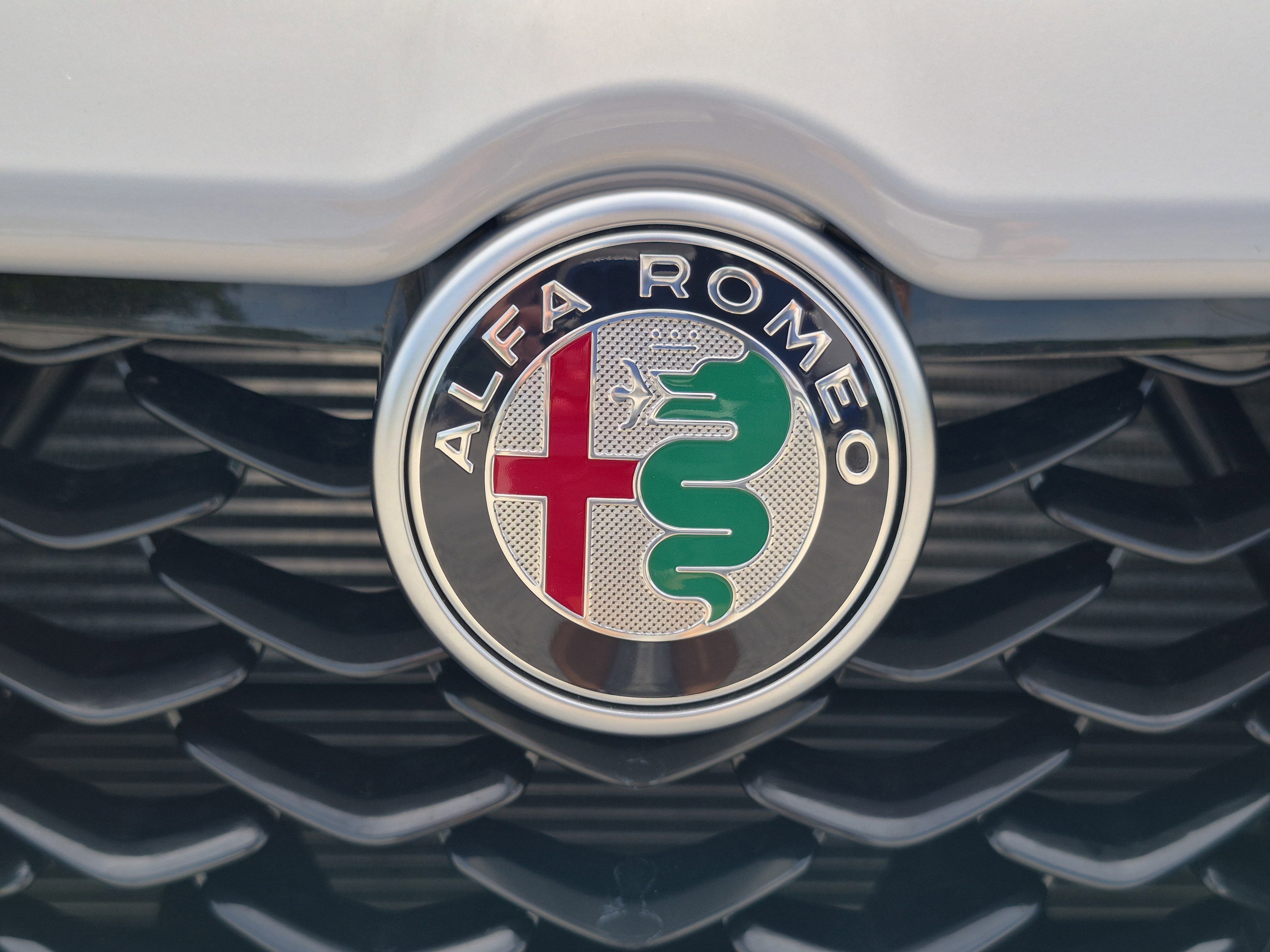 New 2026 Moonlight Gray Metallic Alfa Romeo  image 61