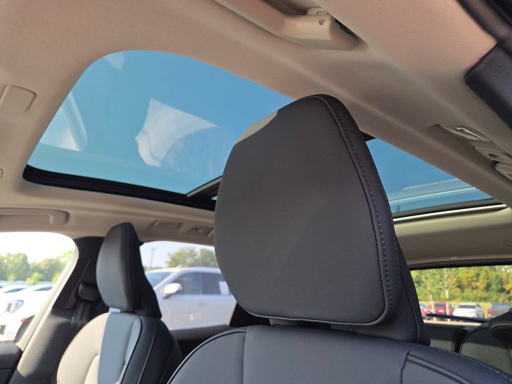 2026 Volvo XC60 Plus - Photo 8