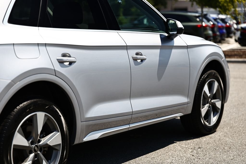 Used 2023 Florett Silver Metallic Audi 40 Premium Plus image 8