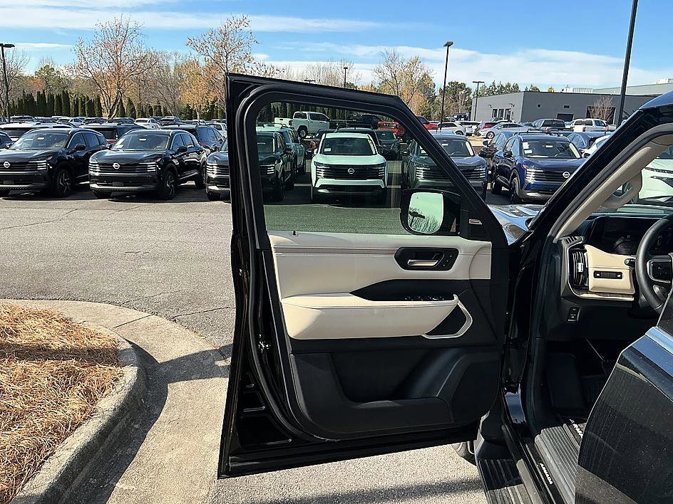2026 Nissan Armada Platinum - Photo 9