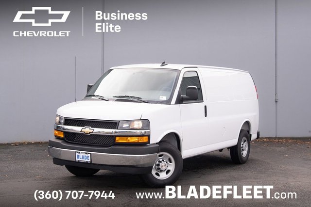 2025 Chevrolet Express Cargo WT
