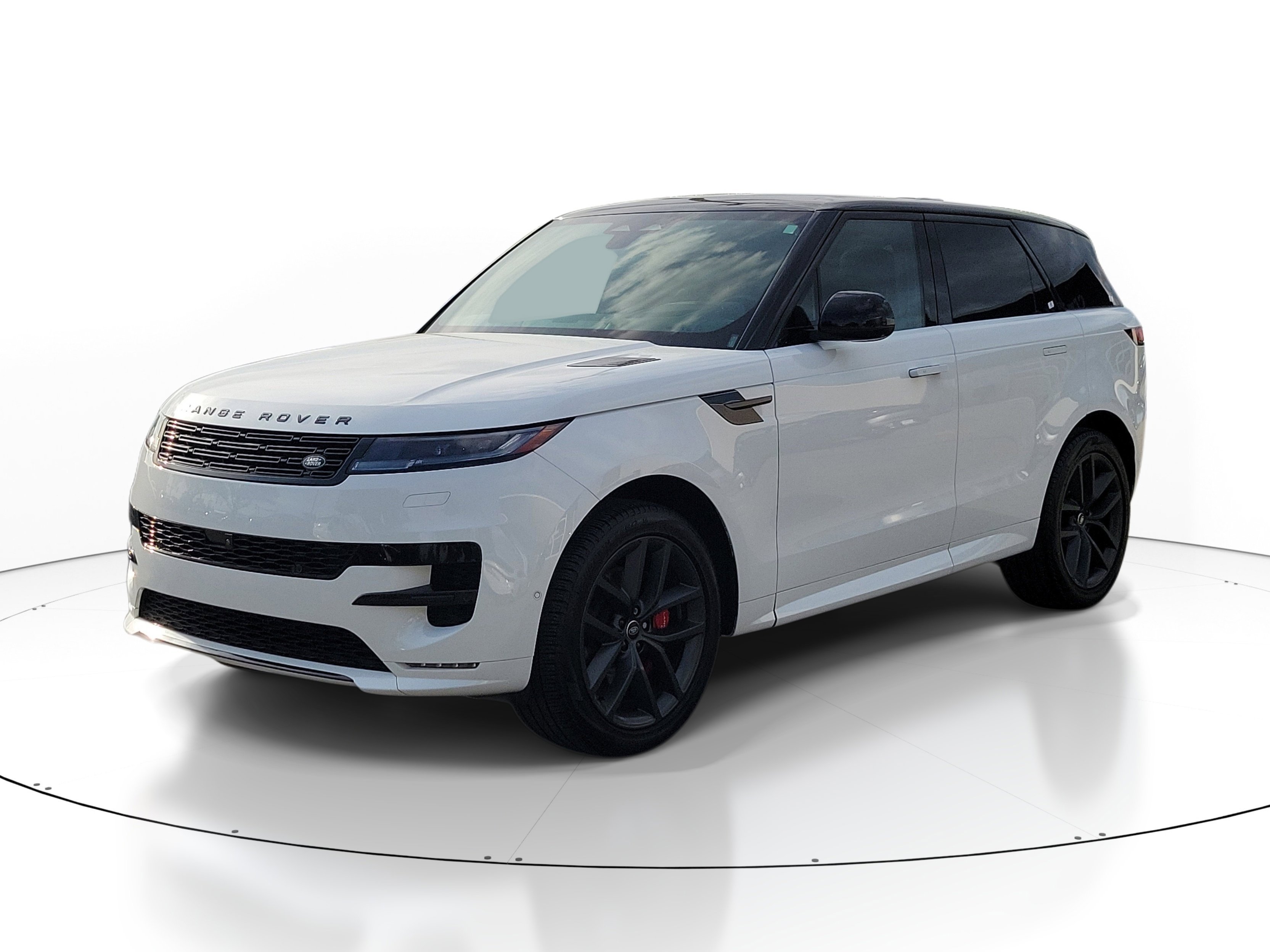 Used 2024 White Land Rover Dynamic SE image 2