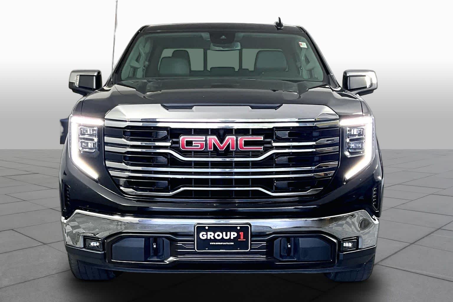 Used 2023 Onyx Black GMC SLT image 4