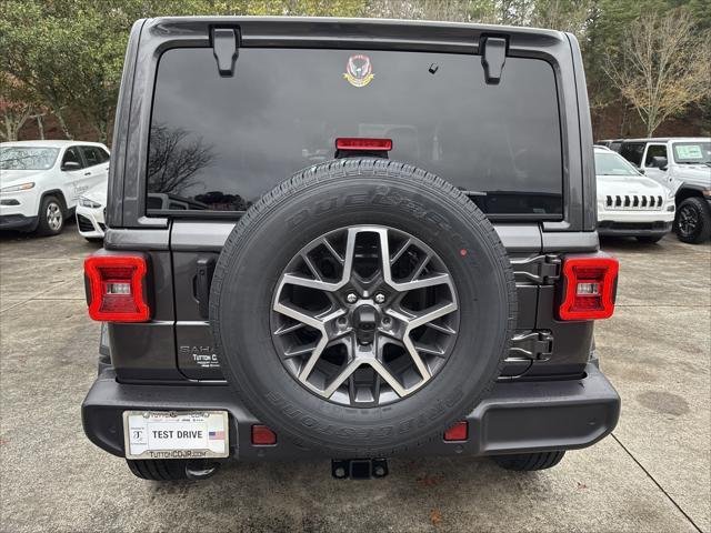 New 2026 Granite Crystal Metallic Clear-Coat Exterior Paint Jeep Sahara image 6