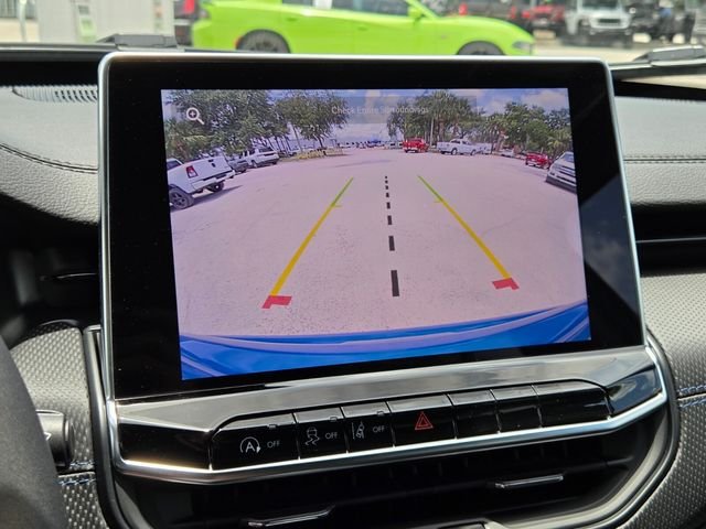 New 2026 Hydro Blue Pearlcoat Jeep Latitude image 17