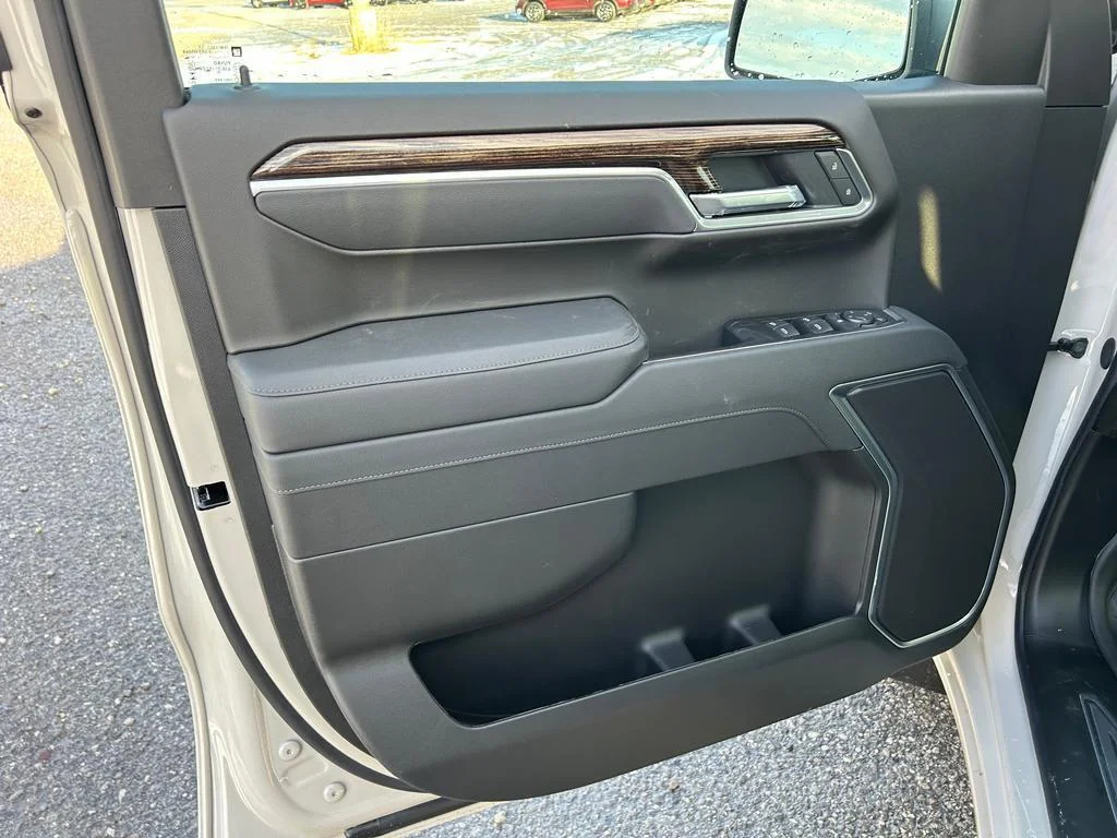 New 2026 TAN GMC SLE image 5