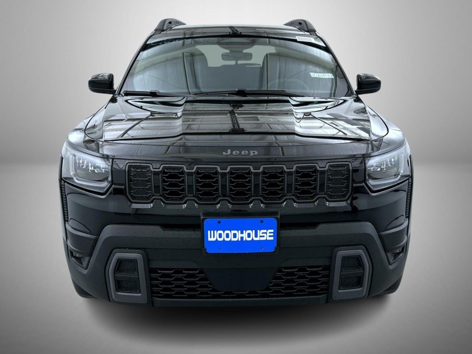 New 2026 Diamond Black Crystal Pearl-Coat Exterior Paint Jeep Laredo image 2