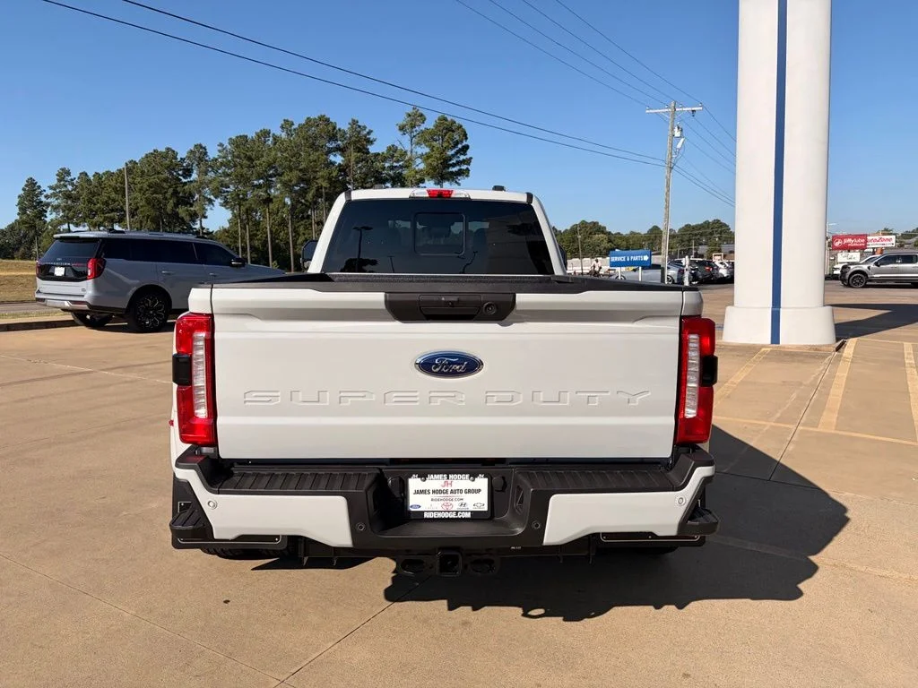New 2026 Avalanche Ford F-350® XL image 3