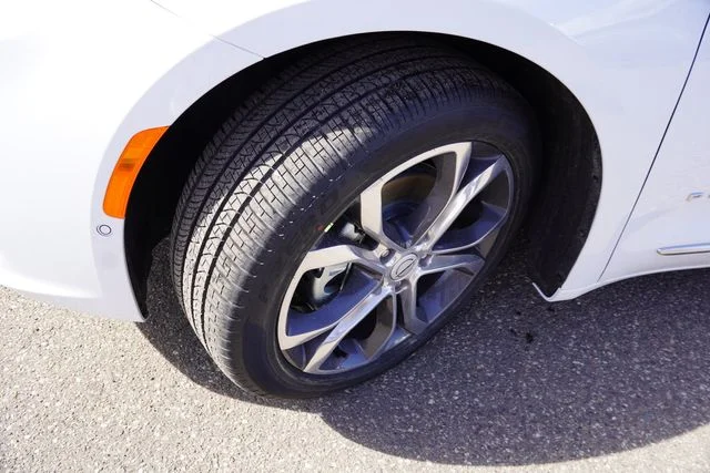 New 2026 Bright White Clear-Coat Exterior Paint Chrysler Pinnacle image 10