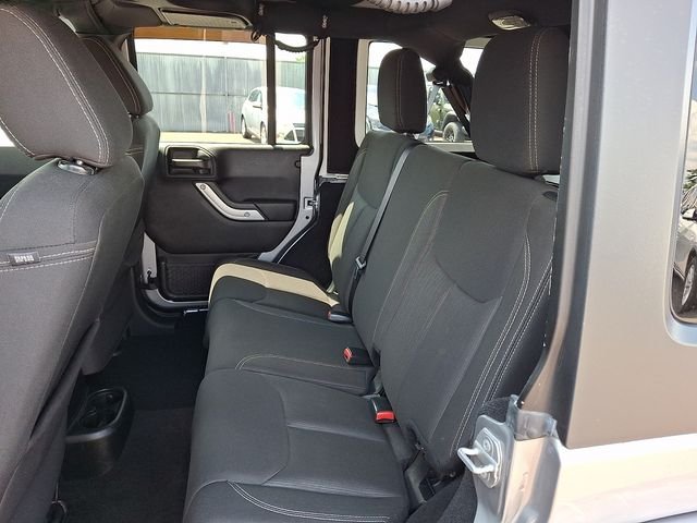 Used 2017 Billet Silver Metallic Clearcoat Jeep Unlimited Sahara image 10