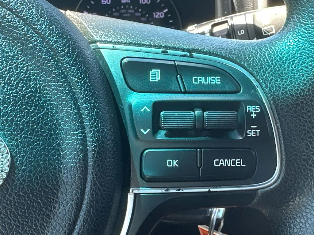 Used 2019 Red Kia LX image 25