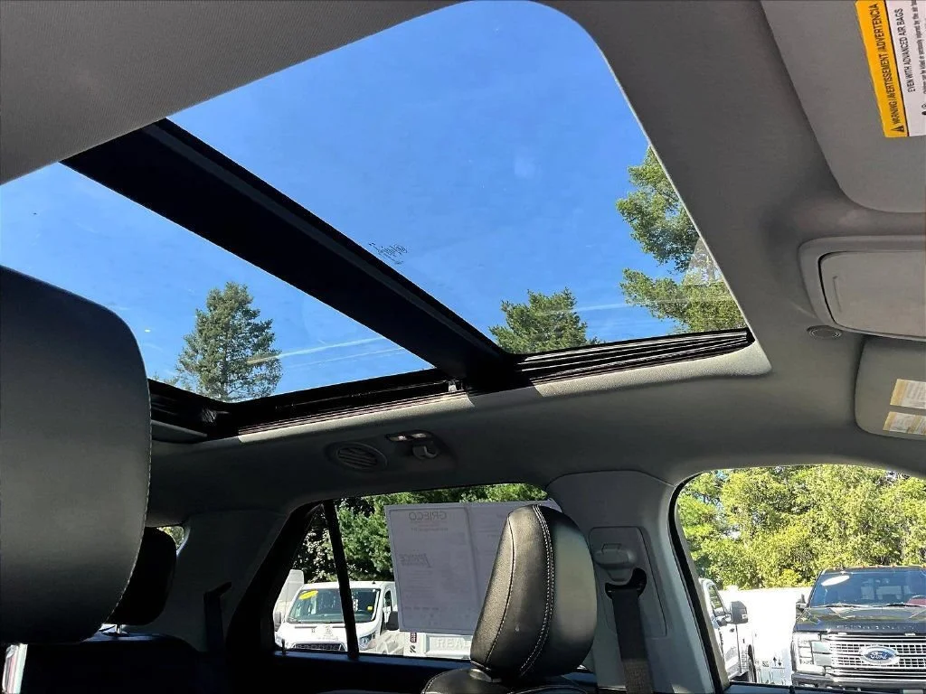Used 2023 White Ford XLT image 30