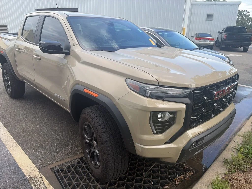 2023 GMC Canyon 2WD Elevation Crew Cab Short Box's photo