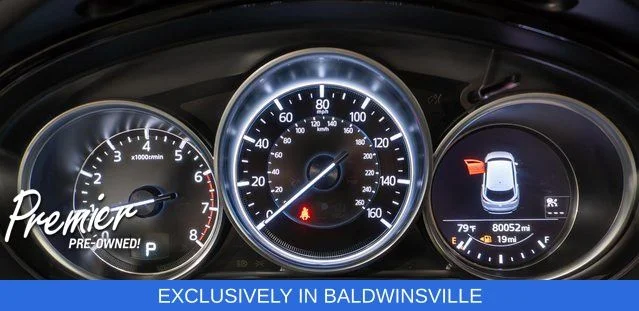 Used 2022 White Mazda Touring Plus image 23