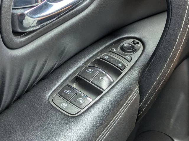 Used 2019 Blue Nissan SL image 29